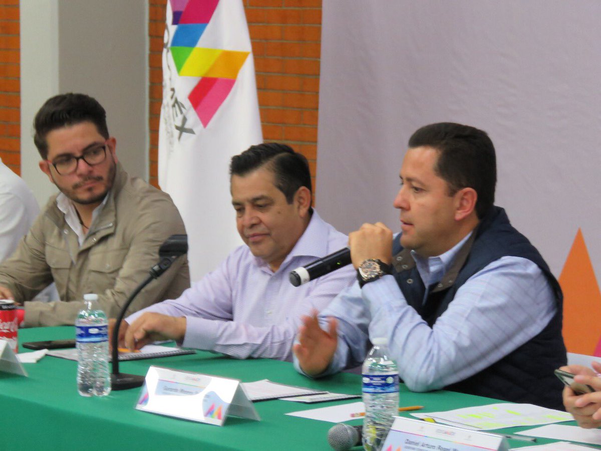 geramonro05's tweet photo. Al presidir la reunión del Gabinete X Nezahualcóyotl, revisamos las acciones que implementaremos para estar preparados ante la inminente época de lluvias y que los habitantes de este mpio resulten lo menos afectados, como lo ha instruido el Sr. Gobernador @alfredodelmazo https://t.co/AnKDVqq5nV