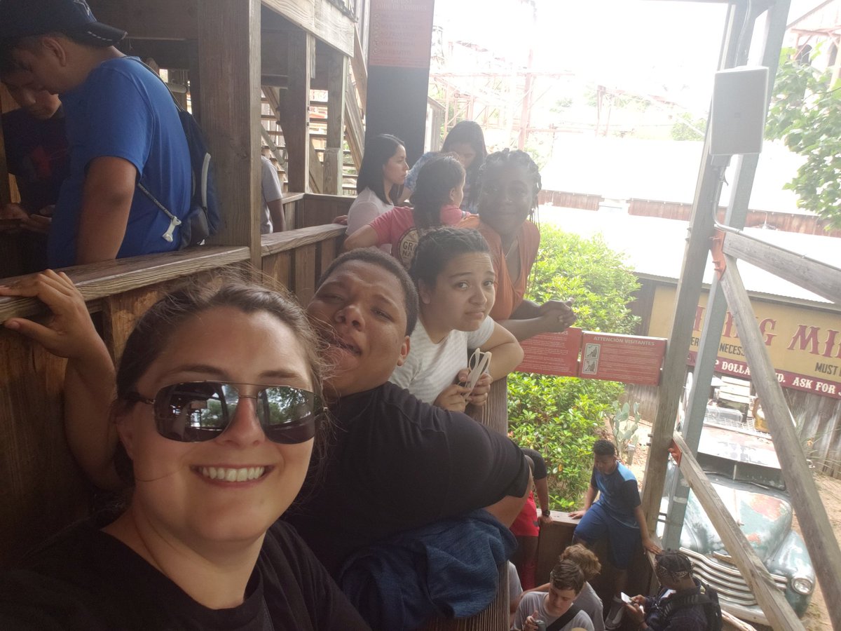 FrenchLott's tweet photo. When you've been waiting in line too long. @HISD_NHECHS #SixFlags #PhysicsFieldTrip https://t.co/D8swzZfQNu