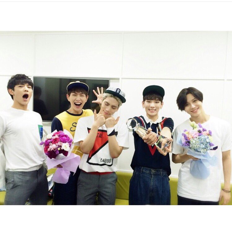 bambam_0923's tweet photo. 11주년 축하해❤️🎂
#SHINee #샤이니 
#샤이니_데뷔_11주년 #SHINeeDay #SHINee11thAnniversary #YourMemoriesWithSHINee https://t.co/FcS3oBsF2t