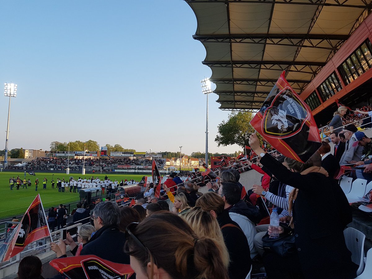 goeland_gr's tweet photo. Parce que Rouen rouge ! Parceque Rouen Noir ! Parceque @RouenNdieRugby rouge et noir. PILOU !! (Ah non... pardon) #normandie #Rouen https://t.co/105vObpxQy