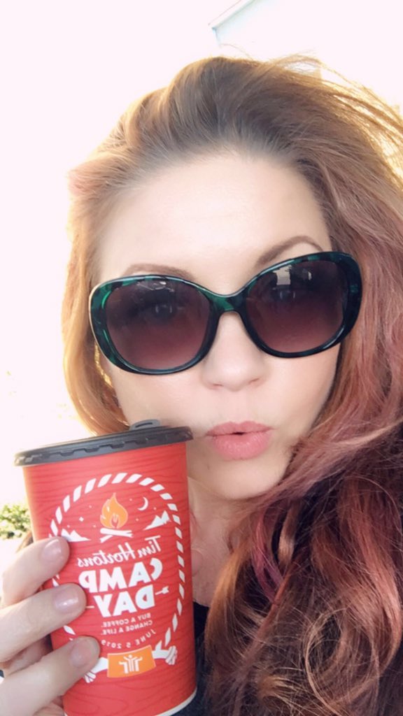 marchimark's tweet photo. Who’s this Canadian Coffee drinker? Autographs today at 5pm. Will be accepting most papers at that time. #findme #lostthots #animenorth #caffeinatedthots #lostinthots https://t.co/dXd30SvDWI
