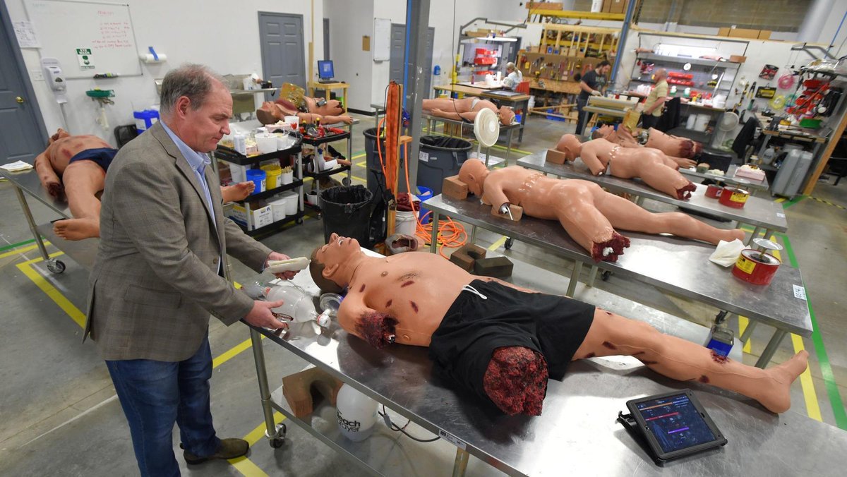 emswire's tweet photo. NHTSA Office of EMS and ACEP partner to teach Stop the Bleed and CPR. 👉 https://t.co/kCdmSu9kmb
#Bleeding_Control #CPR #EMSWeek #Hands_Only_CPR #NHTSA #EMSTraining https://t.co/zKjl6vyHiW