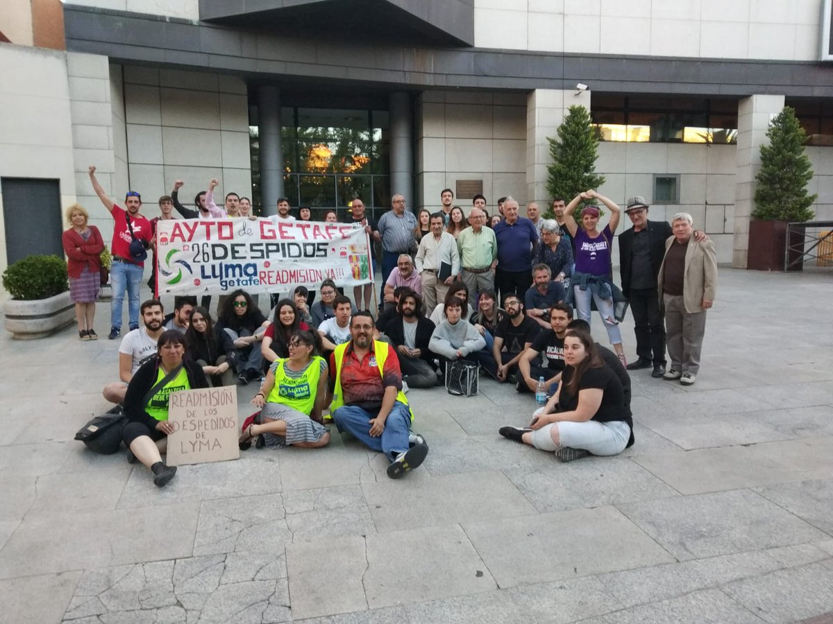 Los trabajadores y las trabajadoras despedidas de Lyma siguen en la plaza. <a href="/NoDespidosLYMA/">NoDespidosLYMA</a>