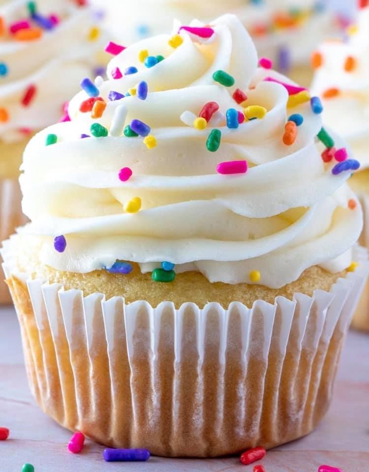 Hi everyone, just a reminder its our 1st Birthday here at the Farthing Gallery tomorrow, why not pop in and help us celebrate. P.S. we have cake #FarthingGallery #1stBirthday #cake