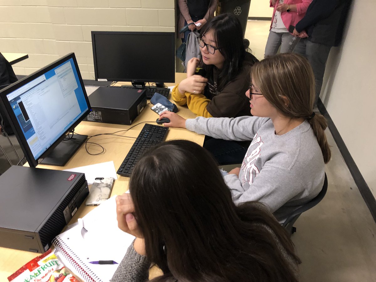 compsciatbh's tweet photo. Our intrepid BH computer scientists are at it again at the 2019 U of M Programming Competition! #BHgirls https://t.co/rQQIsrRQrr