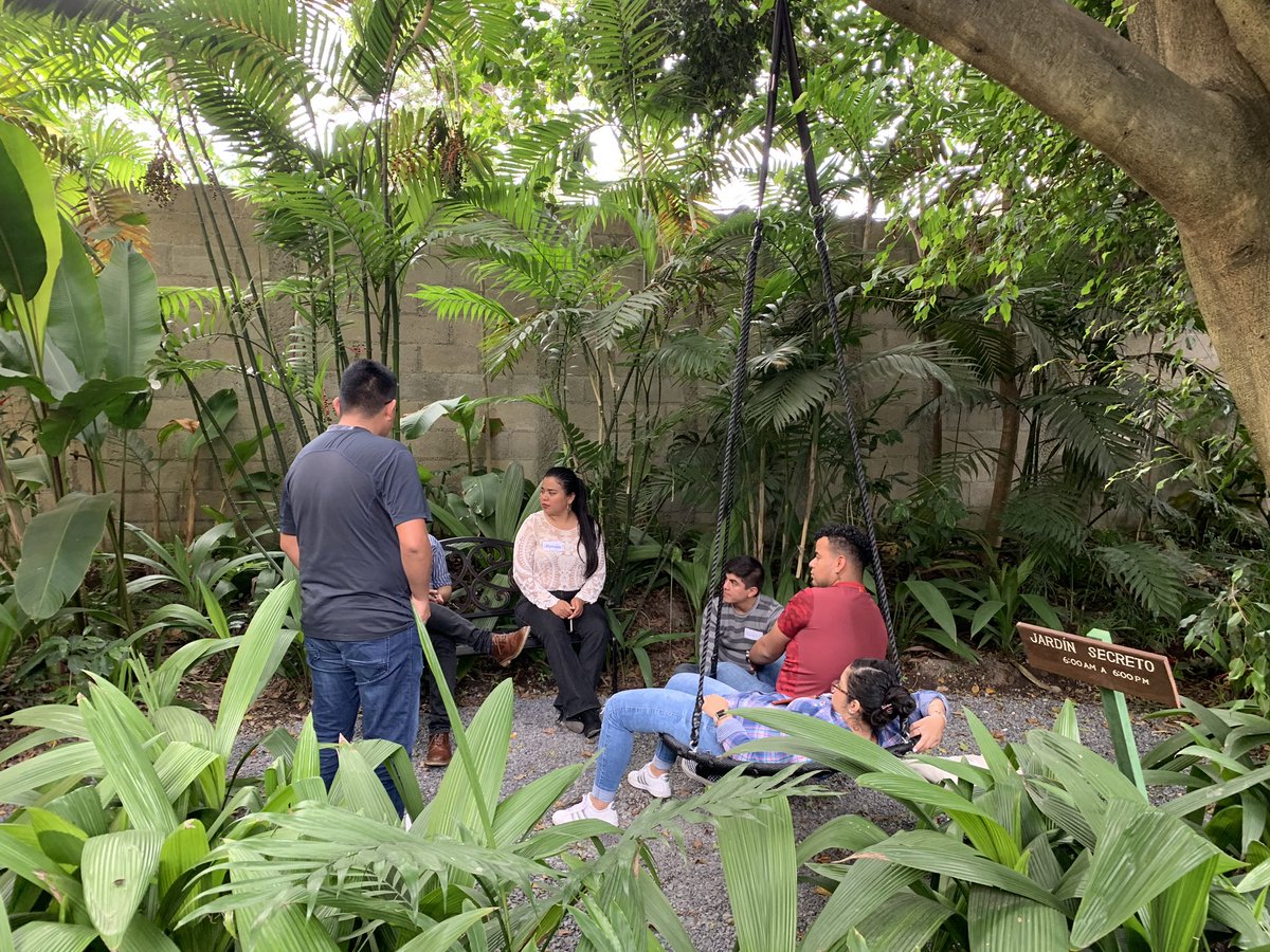 PrometheanComm's tweet image. Peer groups sharing their leadership challenges on day 1 of our workshop| Grupos en pares compartiendo su reto de liderazgo durante el primer día del taller #transformaccion #PADF #LideresEnAccion