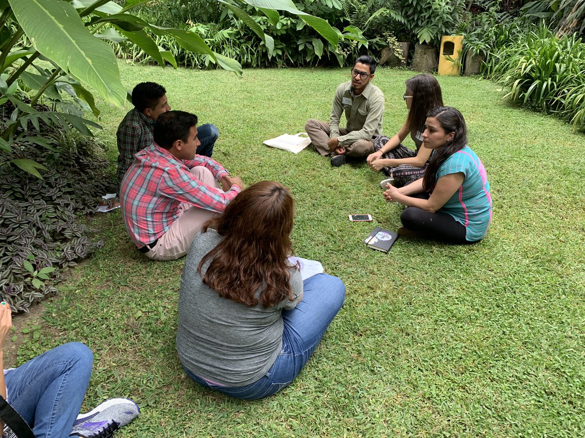 PrometheanComm's tweet image. Peer groups sharing their leadership challenges on day 1 of our workshop| Grupos en pares compartiendo su reto de liderazgo durante el primer día del taller #transformaccion #PADF #LideresEnAccion