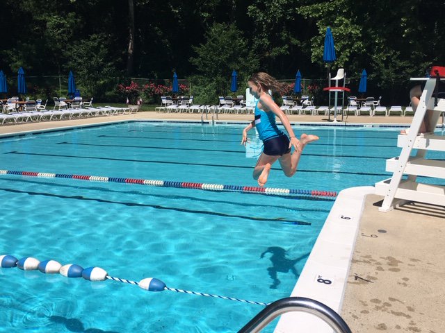 SevenLocksPool's tweet image. #Summer has begun! Go #Sharks!