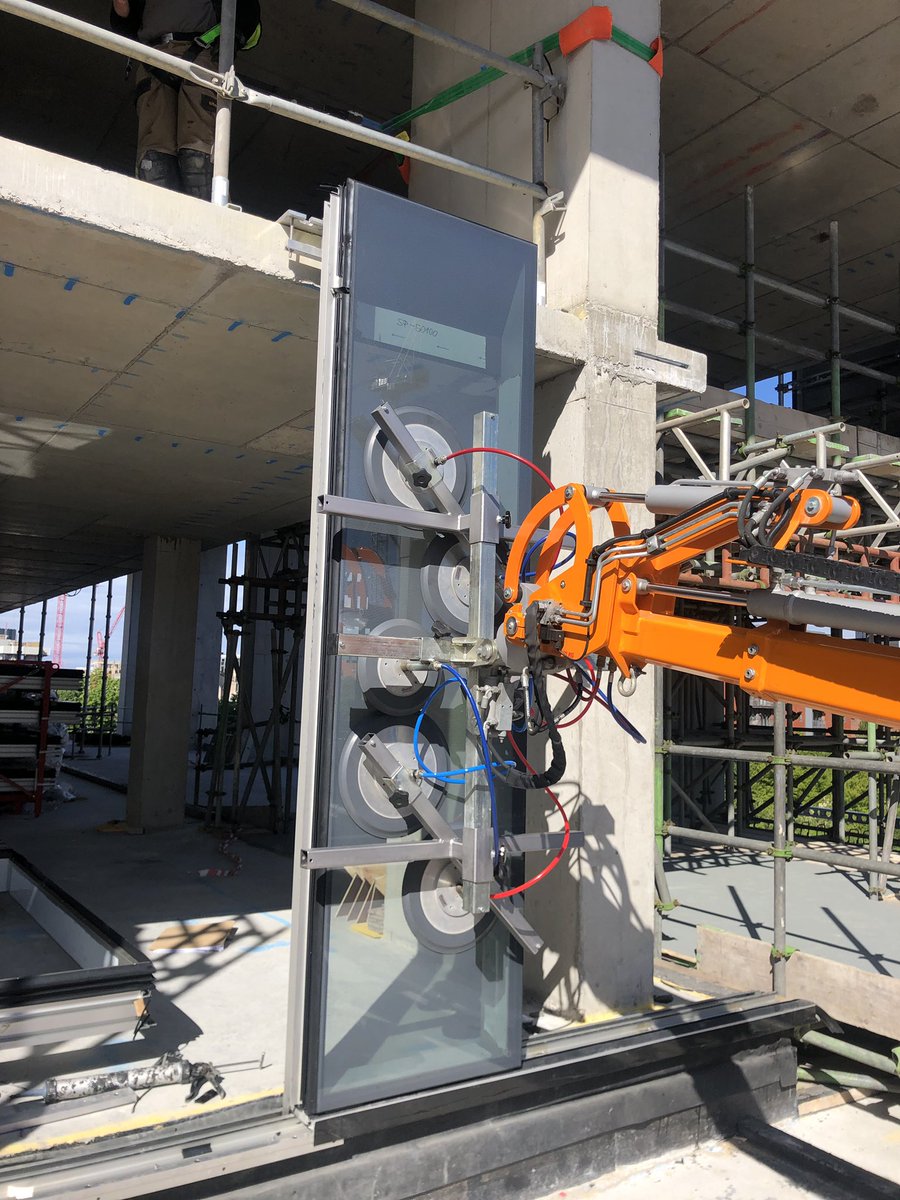 ctrsiteservices's tweet image. CTR team briefing before glazing unitised elements safety is paramount at CTR  #safetyfirst #unitised #facades #curtainwall #crownstreet Think Safe...Be Safe 👷🏼‍♂️🏗