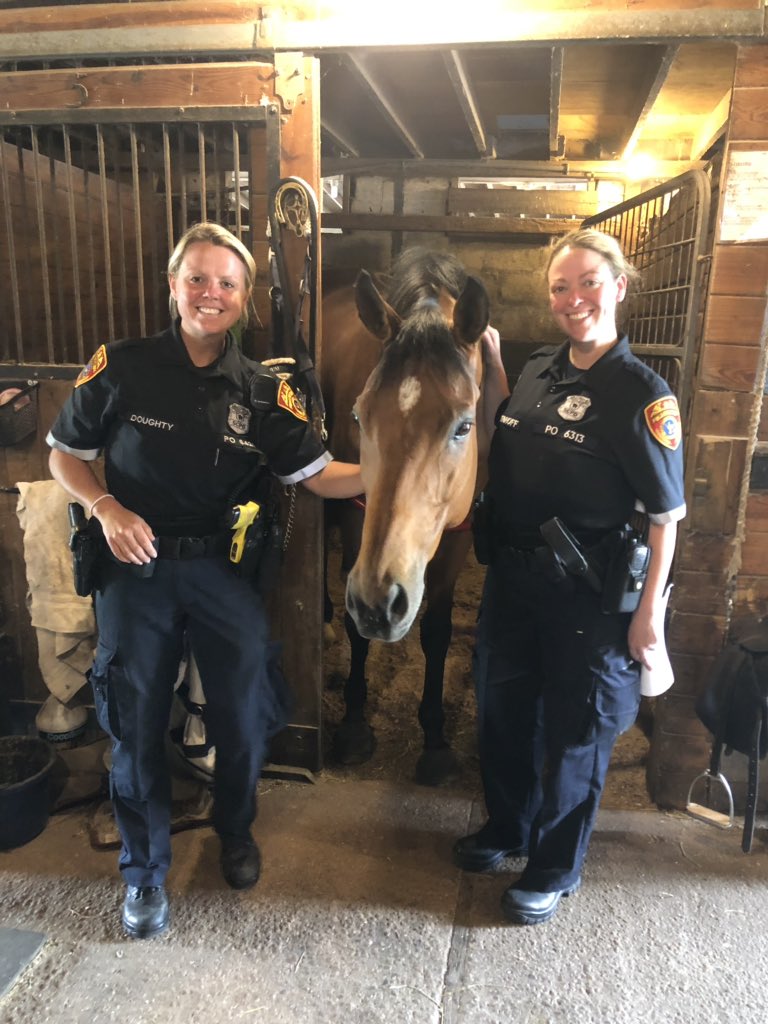 SCPD2ndPrecinct's tweet photo. Had a great day at #thomasschoolofhorsemanship ! Thank you so much for showing us around. Glad to help you keep the school safe. 🐎 #scpdinthecommunity #2ndprecinct https://t.co/3OE7q2ZmVO