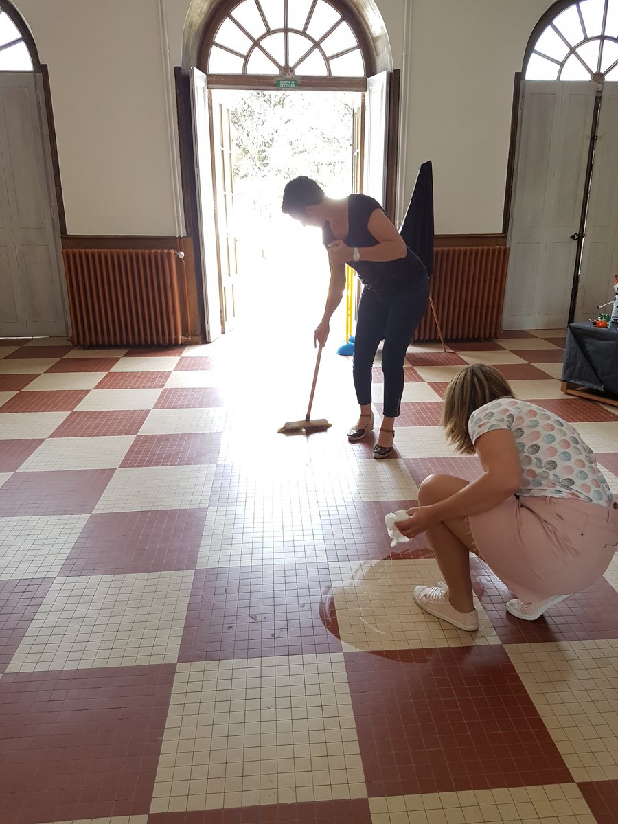 FleurAline2's tweet photo. #CoordoRep #directrice. Multifonctions
Le château est métamorphosé...!!!🤩🤩🤩 https://t.co/ECMdk6Mz4x