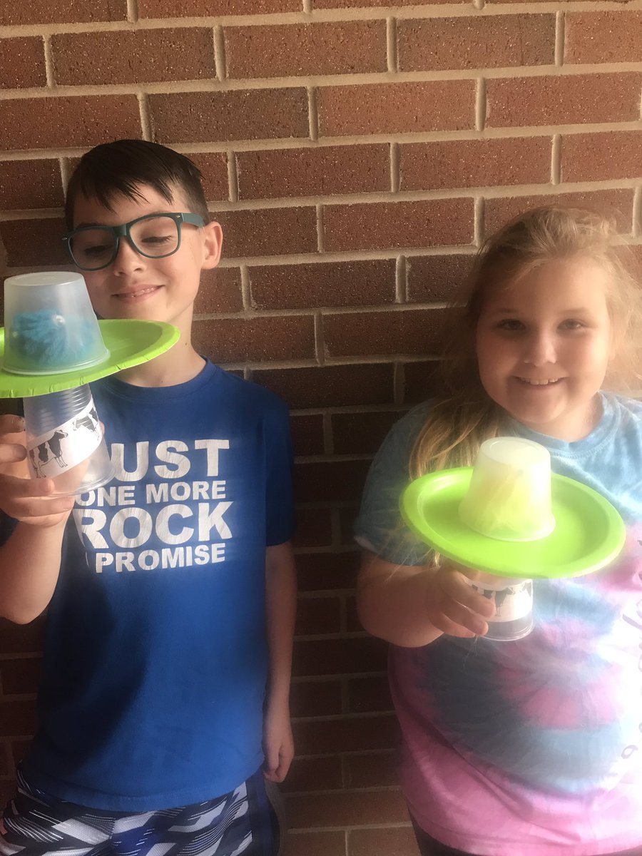 MrsAdams2ndGr's tweet photo. TY @MarionPublicLib for coming in today to talk about your awesome summer reading program and helping us with our  alien craft! https://t.co/oXkUCt24Rx
