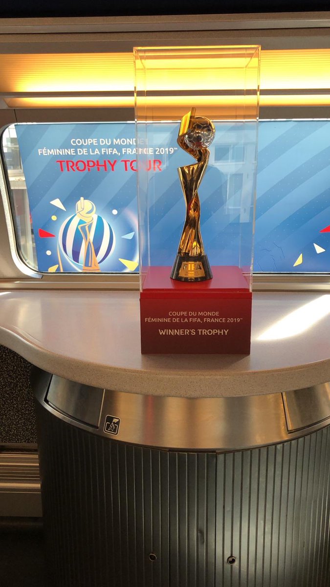 benlanciot's tweet photo. Après 10 jours de #TrophyTour à travers la France et 14 voyages en @TGVINOUI et @Intercites, le Trophée a regagné ce soir @Paris. @SNCF, Supporter National de la Coupe du Monde féminine de la #FIFA France 2019. J-14 : On est prêt! #LeMomentDeBriller #France2019 @championsdudigi https://t.co/yTZUOMw5qJ