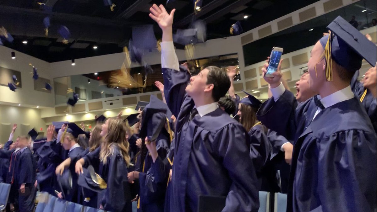 Congrats to our grads! Presenting the CSCS Class of 2019! We are so proud of each of you! 🎓 #cscslions