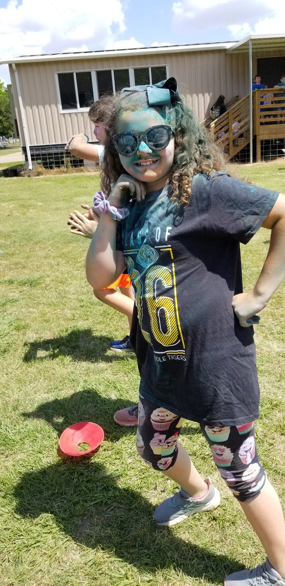 kthurmondbhs's tweet photo. Color run = color everywhere! So much fun! #HESkindminds #CFISDspirit https://t.co/bXScQaf4v5