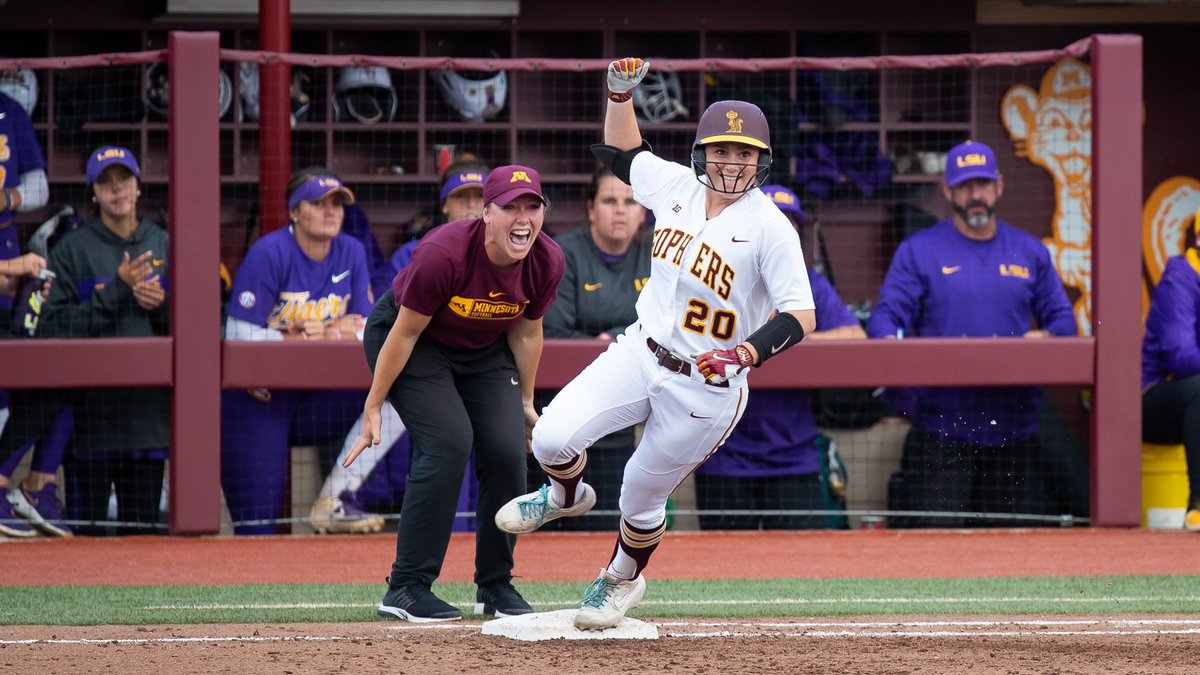 brad_rempel's tweet photo. Winner of Game 1 Super Regional
@GopherSoftball #SkiUMah #Gophers #GopherSoftball #GopherSports https://t.co/Wckcb9Vspf