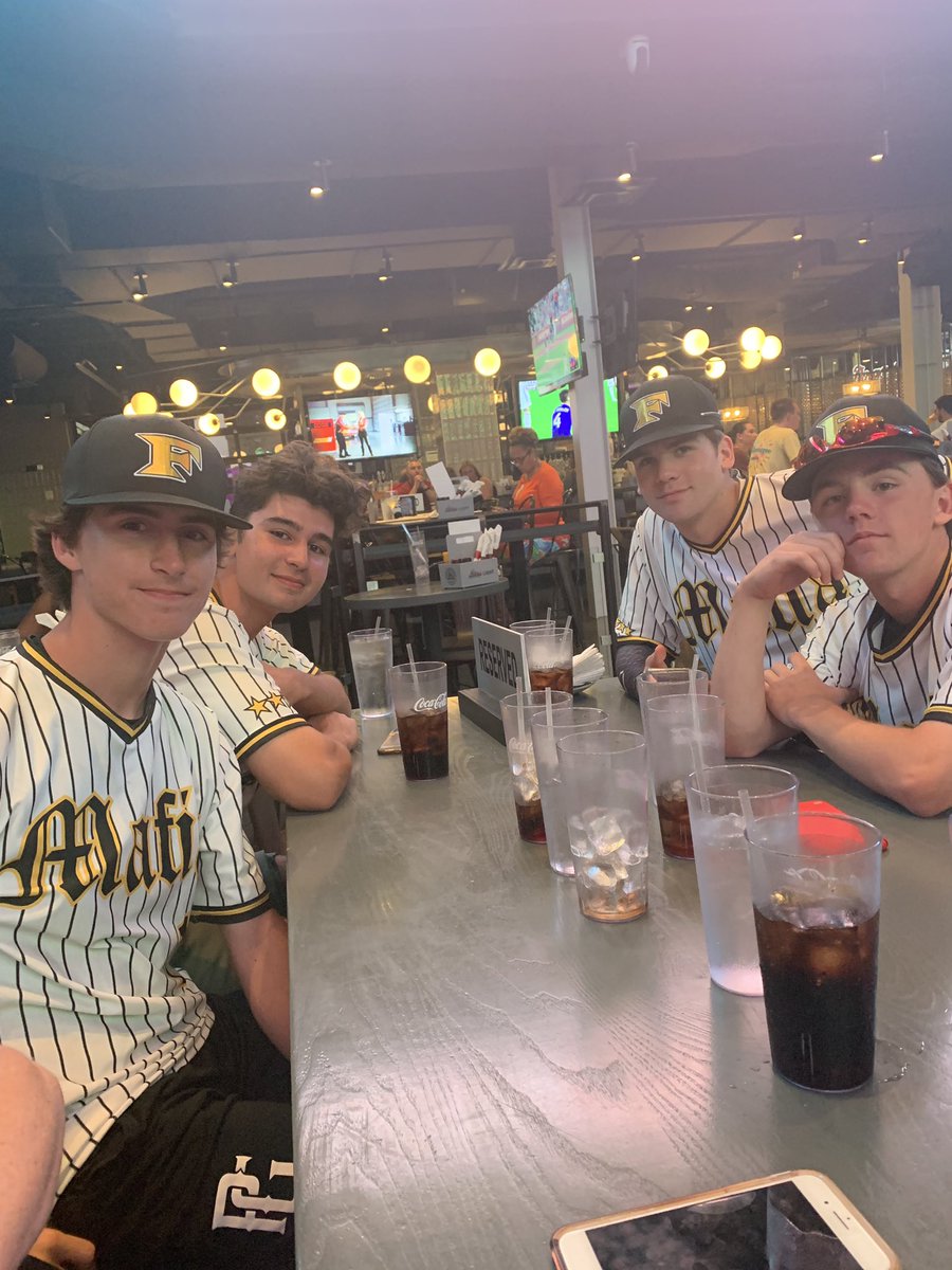 3-0 over Team Elite 16u in game 1 for @5starmidsouth. Face #LSU commit on mound and other #SEC commits on field. This team could be special #Mafia #Mafiabaseball @PerfectGameUSA @JBrownPG @5starnational @PBRTennessee #Tennesseeboys