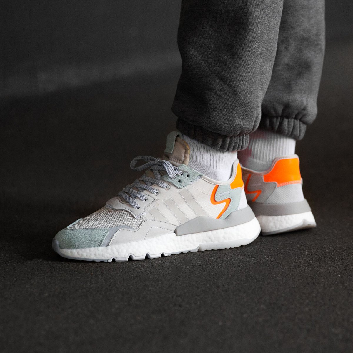 adidas nite jogger raw white