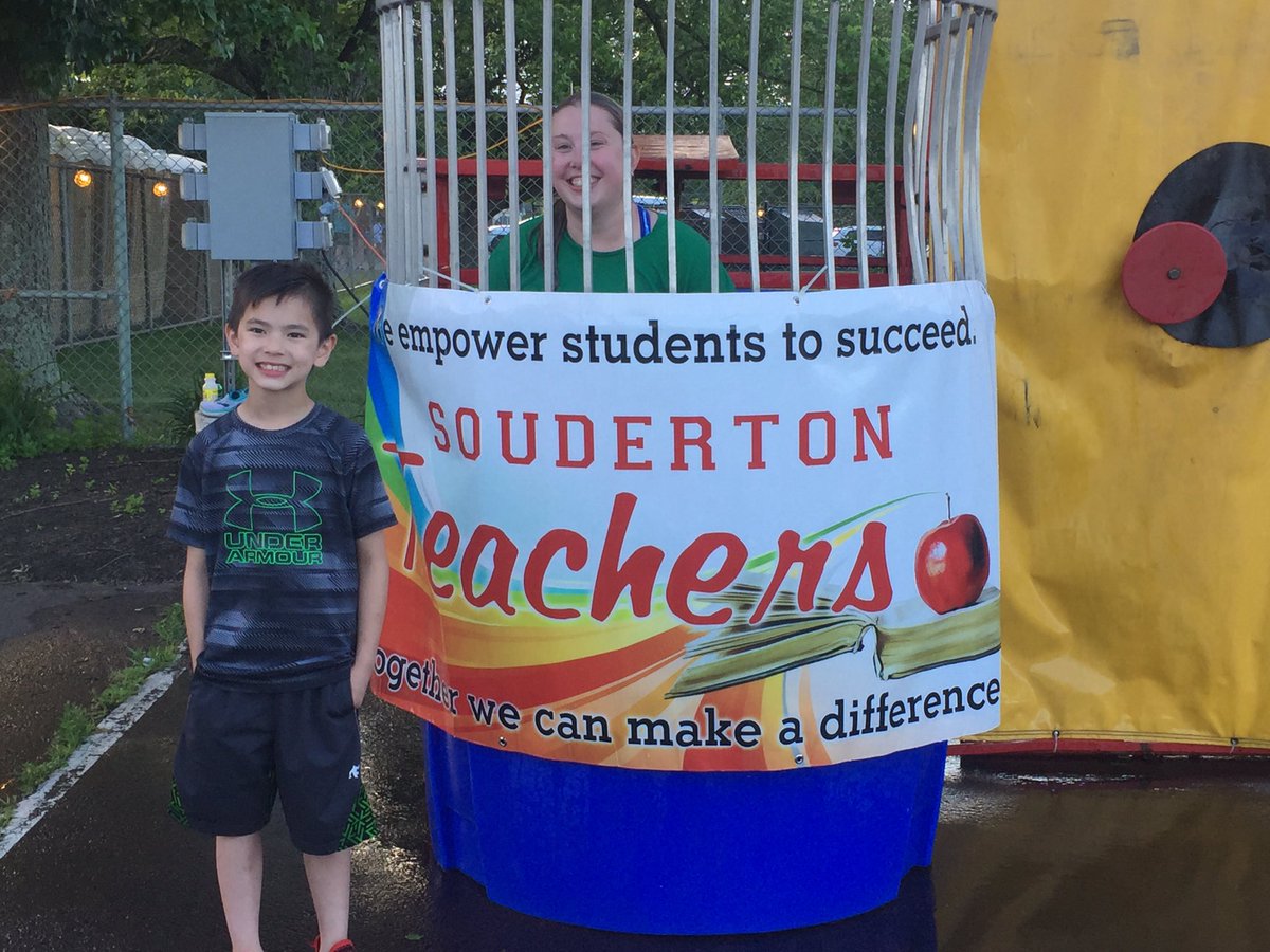 Having a blast at the dunk tank!! @IndianValley_EF <a href="/SASD_OakRidge/">Oak Ridge Elementary</a>
