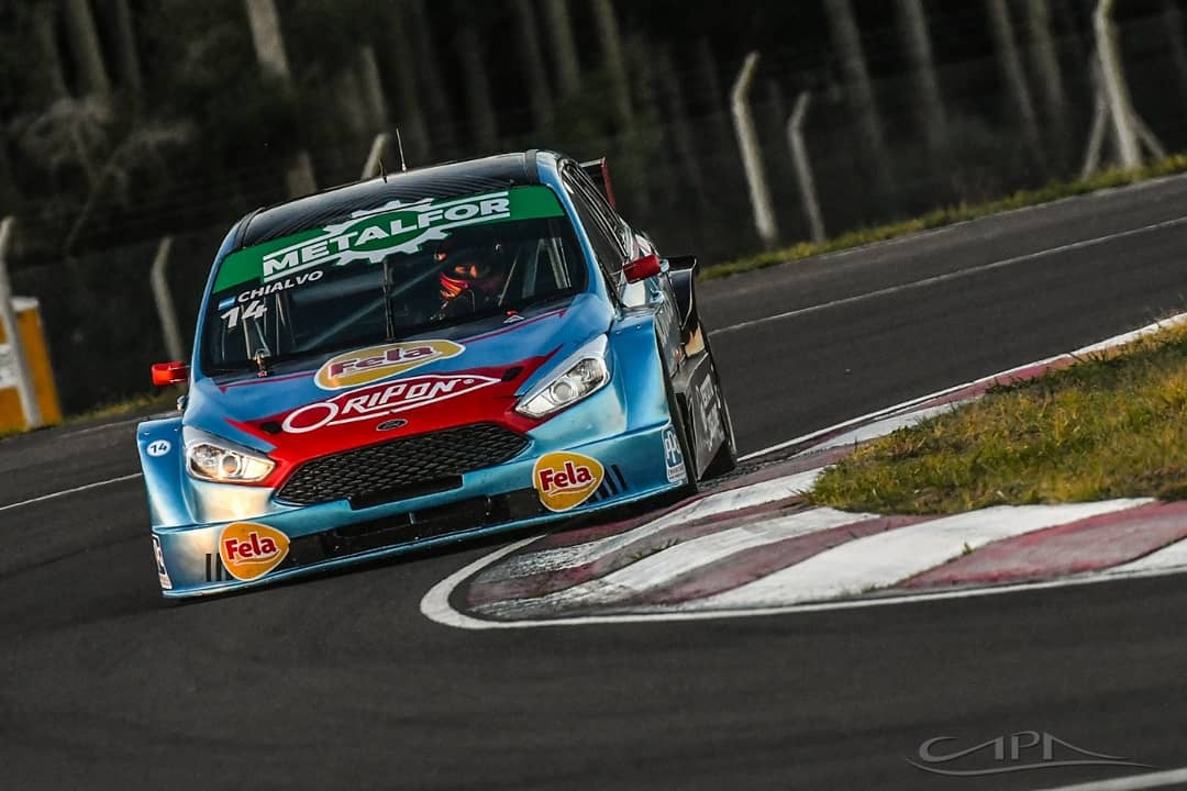 ramracingok's tweet photo. Gran arranque en el #TC2000Concepción

#E1 ⏱️
1. @MartinChialvo
4. @LucasVicino_ok
5. @gregoconta

#EscuderíaFela https://t.co/fHxrKvUEts