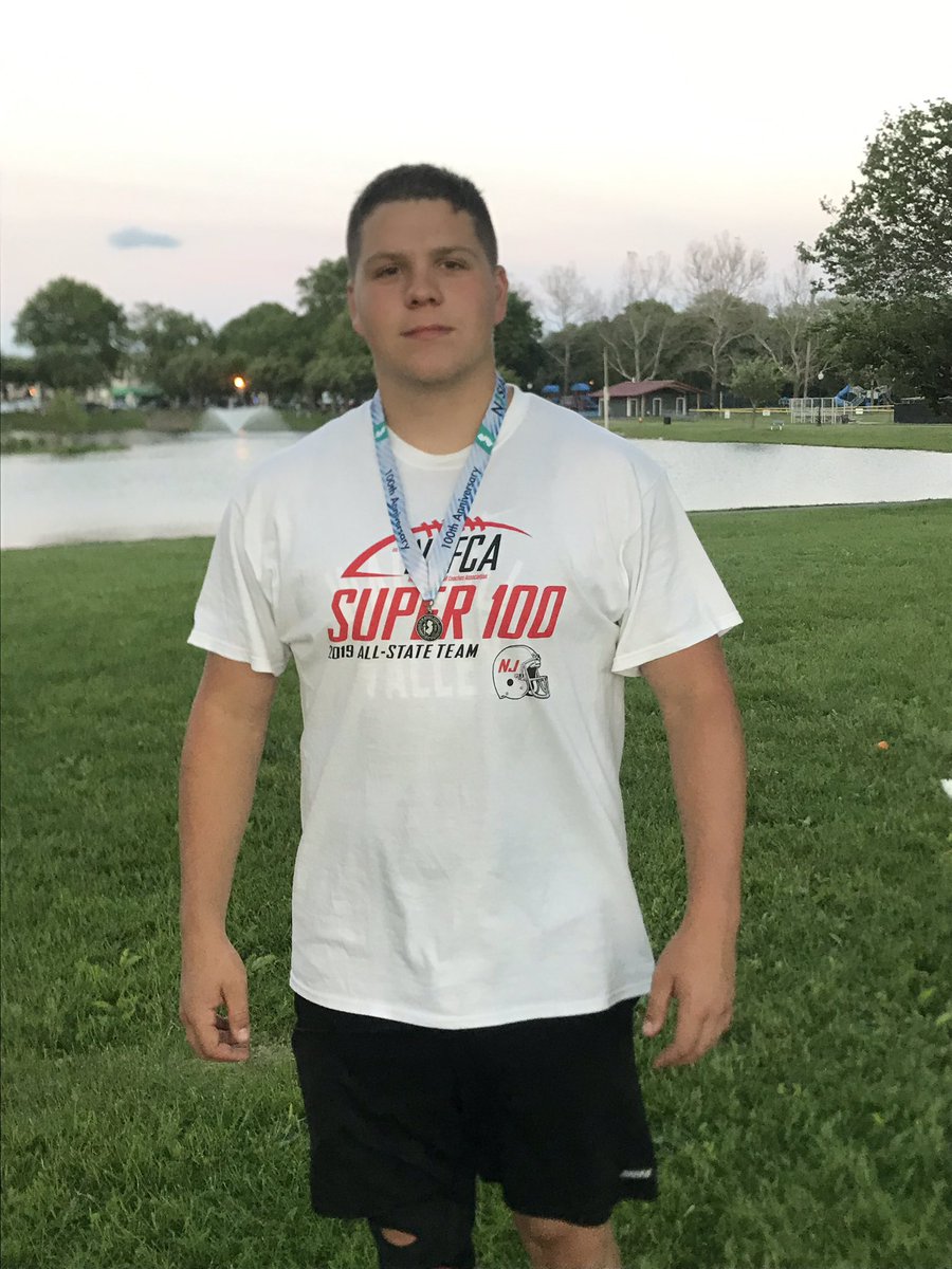 Ryan “Big Country” McGuire is the surprise of the day as he hits a monster PR in the discus to place 2nd!!!