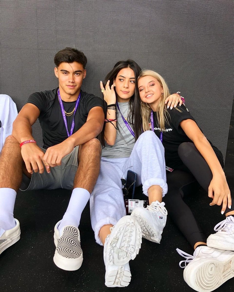 MAYBAYO2's tweet photo. Os amores da minha vida. Amo vocês demais! https://t.co/gwxVTulC5V