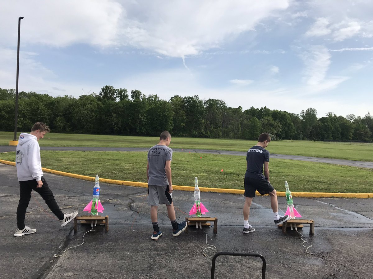 science_gms's tweet photo. Rockets! 🚀. We had a rain delay but still got all our launches in.  What a great day! #GMSpride https://t.co/oSUuFNQbep
