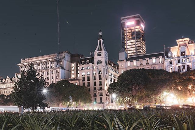 don_cuac's tweet photo. ☝️todo en movimiento⚡ .
.
.
#argentina #igworldclub #urbanaisle #heatercentral #illgrammers #reflectiongram #argentina360 #all2epic #ig_masters #meistershots #urbanosaires #ig_all_americas #unknownperspectives #murderdotcom #nikonworld_ #tourofthewor… https://t.co/rVMmM7RTfD https://t.co/MFrmQiEBrL
