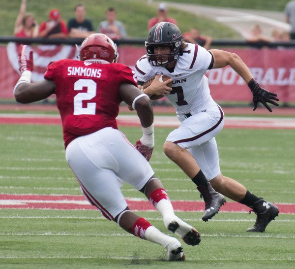 MikeReisSIU's tweet photo. BIG shout out to @SIU_Baseball &amp; @SIU_Football's Matt DeSomer. HUGE highlight in 2018-19. I loved watching him play.From WR, DB, PR, QB to watching him develop on mound and throwing 90+ at end.Playing hurt. I'll proudly tell his story forever. Thanks, Matt! You're a great Saluki! https://t.co/xVsT03OB0S