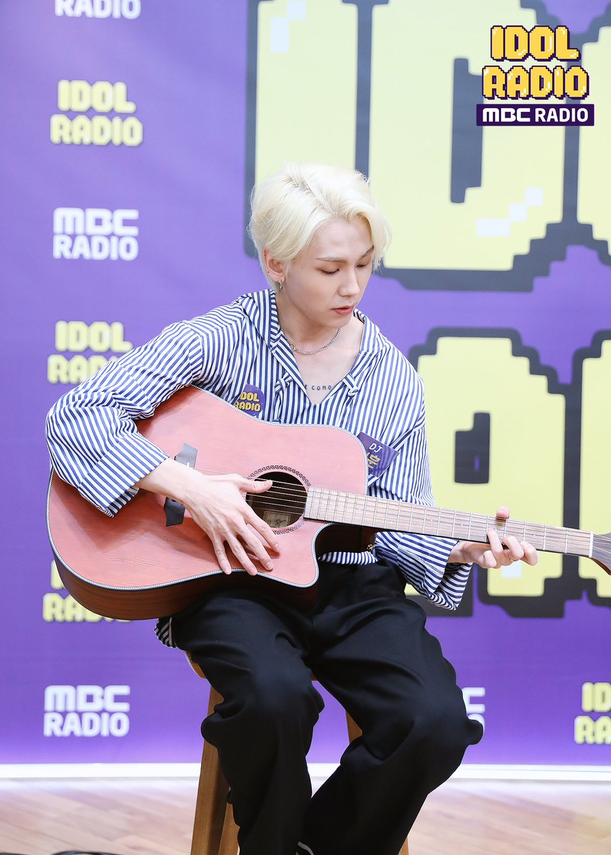 BTOBSupports's tweet photo. [#IDOLRADIO Album 20190509] 
ep219. 1 Garden 1 Eric Nam with Eric Nam

#비투비 #BTOB #정일훈 #JUNG_ILHOON #룽디 #RungD

source
https://t.co/zxGtHRptq1 https://t.co/oNGG0IN2xe