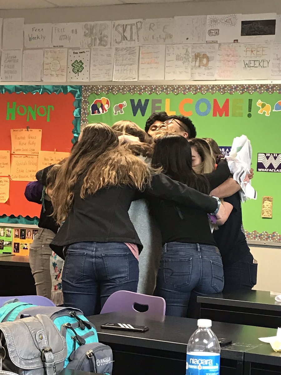 JH_Calc's tweet photo. “The One Where You Hear the School Bell for the Last Time” 
8•t•h•P•E•R•I•O•D•C•A•L•C•U•L•U•S #Classof2019 #PNGProud https://t.co/SBBErz0NCs