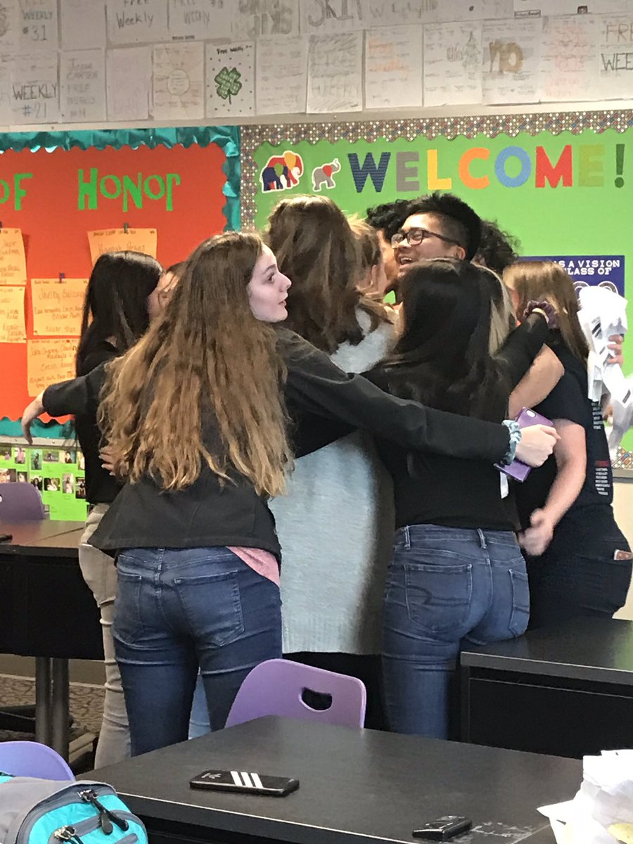 JH_Calc's tweet photo. “The One Where You Hear the School Bell for the Last Time” 
8•t•h•P•E•R•I•O•D•C•A•L•C•U•L•U•S #Classof2019 #PNGProud https://t.co/SBBErz0NCs