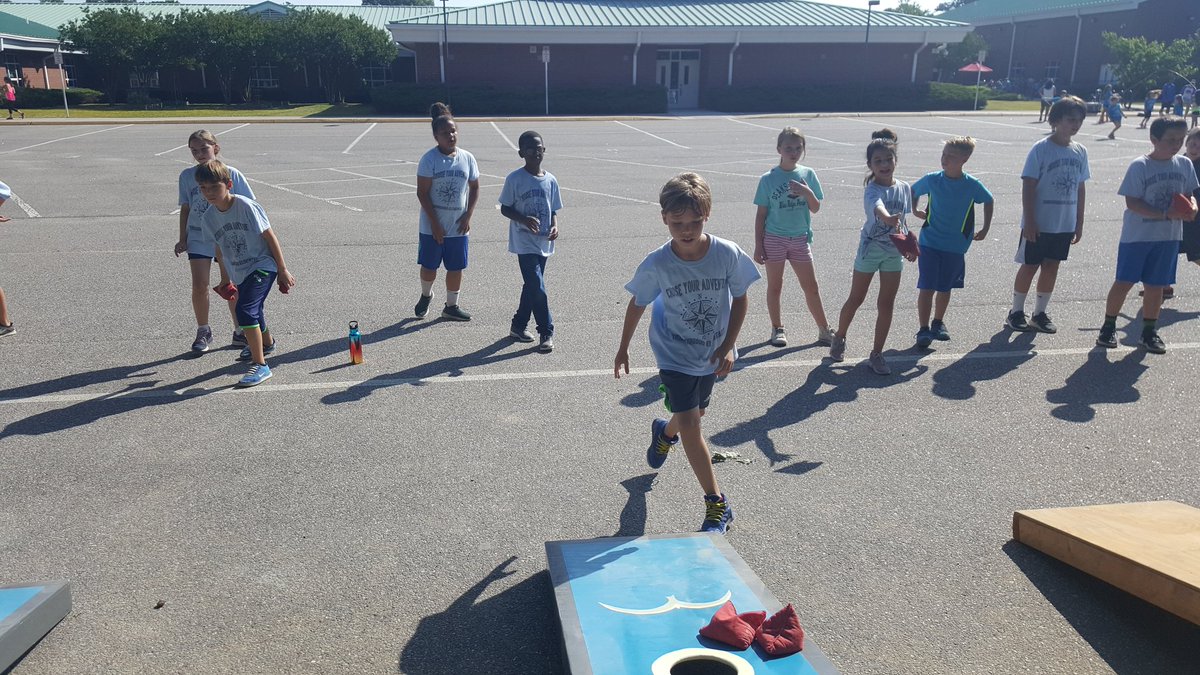 humpfmomof4's tweet photo. #WeAreTGood field day fun #nursemode #parentmode. Today was a blast i liked having a tent outside and extra help inside. https://t.co/ajPfhNFpqI