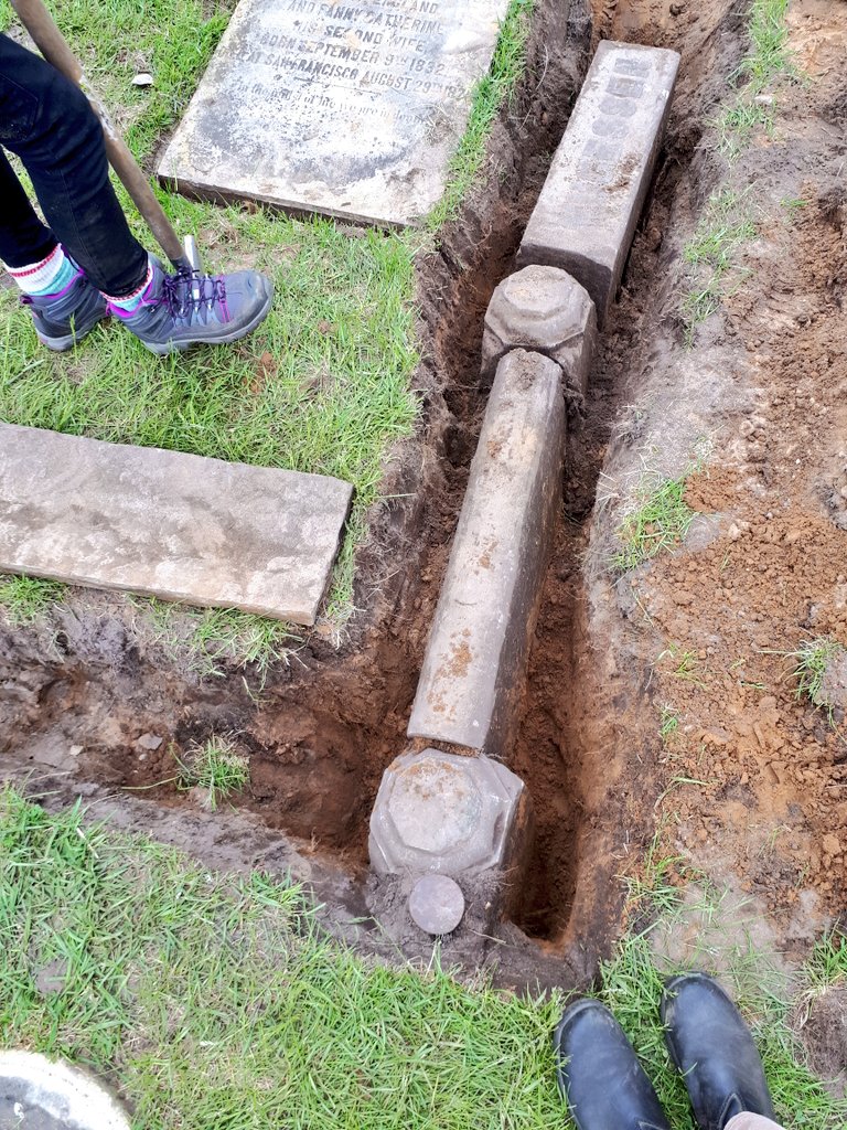 woodlandhistory's tweet image. Ever wondered how thick those grave curbs are? Our monument #conservators discovered just how large they really are today, while working on the Hugessen plot! The curbs will be reset &amp;amp; the stone raised soon! #woodlandhistory #gravestone #histarch #cemetery