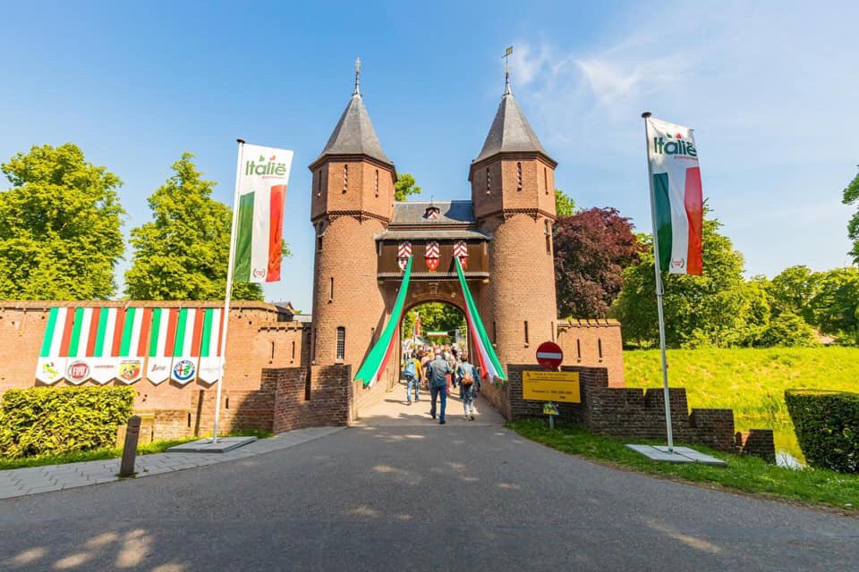 🇮🇹😎Buonasera! 
Wat hebben we een práchtige eerste dag achter de rug! Was je vandaag niet in de gelegenheid om hét ultieme Italië gevoel met ons mee te beleven? Grijp dan morgen en/of overmorgen je kans! Koop de toegangstickets vast online! 👉 italieevenement.nl/tickets/