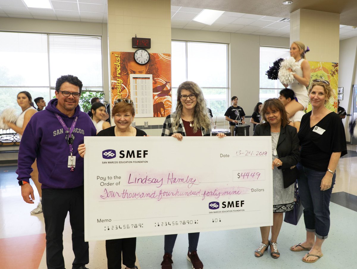 HambysHive's tweet photo. I've never had my name on a giant check before. ✔ Thanks #SMEF for believing in our grant. Our students &amp; especially STEAM club are going to have a blast with our new class sets of @Ozobot and @Sphero. @SanMarcosCISD @Travis_SMCISD  #HambysHive https://t.co/nfk1kKtAc4