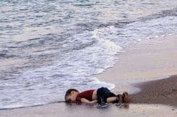 3 mois que je me lève tous les matins pour faire campagne. Je suis  pleine d’espoir pour le 26 mai, car je suis certaine que l’humanisme et nos valeurs sont solides. 
Je voudrais dédier ma campagne à  #AylanKurdi . Je ne n’oublie jamais ton image.
Pour toi. 
#VivelEuropeLibre