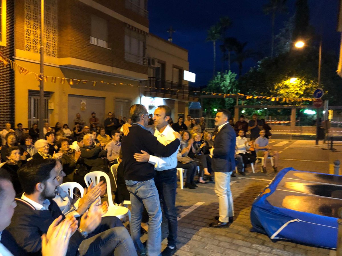 vmcerezo's tweet photo. El domingo #26M cuento contigo, tú decides el futuro de nuestro municipio. Tengo un #EquipoDePrimera, ilusionado, honrado, con ganas de trabajar y buena gente para estar a tu lado, cerca de ti, todos los días 😀
!Cuento contigo, cuento con tu voto! 
#VamosAPorTodas #MuchoPP https://t.co/qbgAP4KQcv