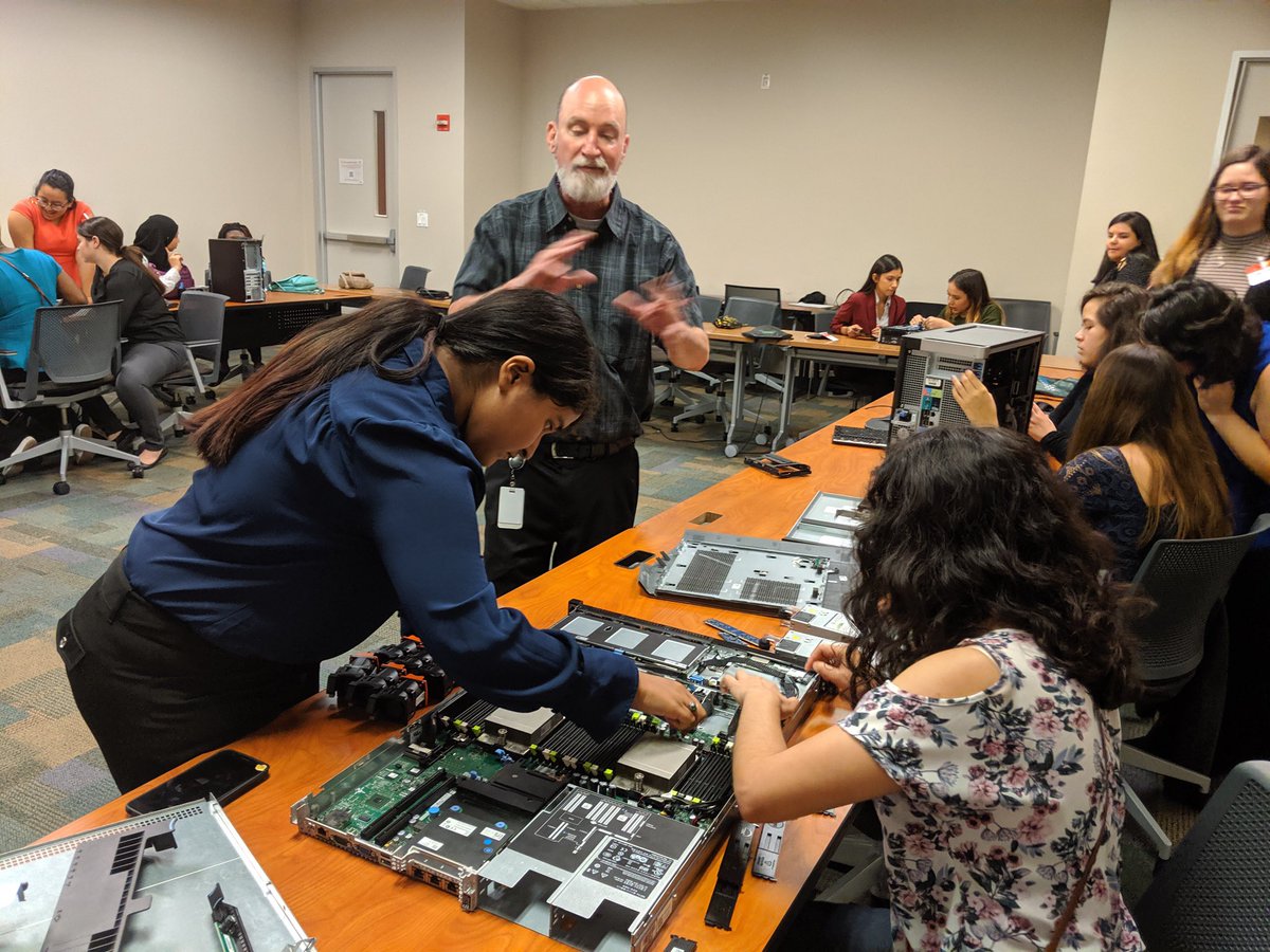 JoyLynnOQZ's tweet photo. What a great week! Took a group of Northside ISD/Business Careers HS students to Dell. Encouraging the next generation of female technology leaders. #dell #OnlyAtBC #NISD Thank you Dell colleagues for spending time with Girls Who Code. https://t.co/nJ96UP5r7c