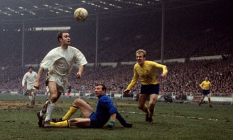 robertmdaws's tweet photo. #Swindons #PeterNoble scores past #BobWilson (PA.) @Official_STFC @Arsenal https://t.co/9fV7Yj8TH4