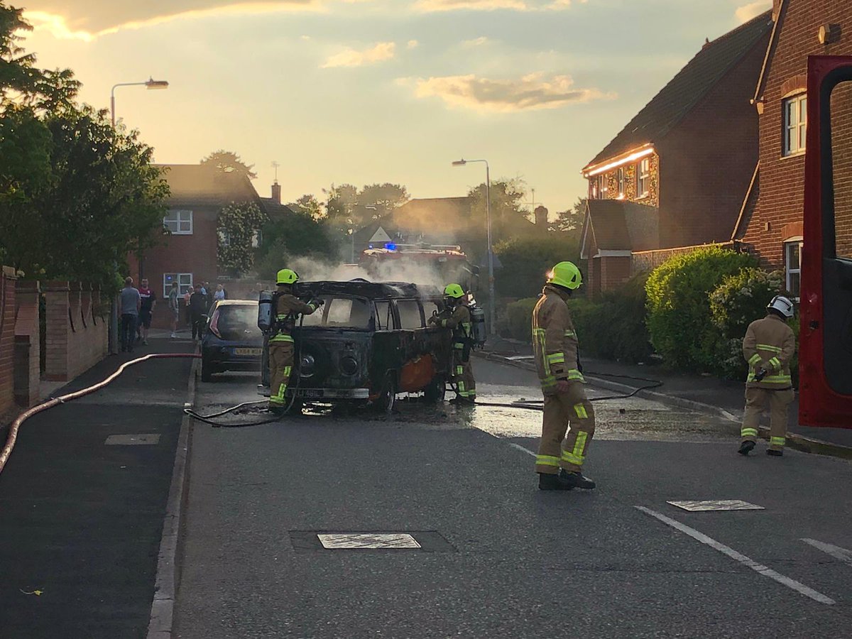 ManningtreeFS's tweet image. Incident we attended tonight. Unfortunate for such an iconic vehicle, fortunate the driver was proactive and moved the vehicle to safety away from neighbouring properties 🚒🔥💧