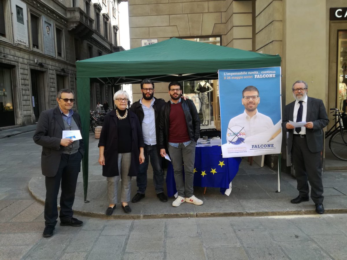 CarloFalcone3's tweet photo. #ReggioEmilia #26maggio2019 #VotaPiùEuropa #scriviFalcone #elezioniamministrative #schedazzurra #lavoro #sanità #ambiente #migrazioni #trasporti #amistad  #limpensabilenovitàcontinua @Piu_Europa @lucavecchi72 https://t.co/uFQxJQZyQ2