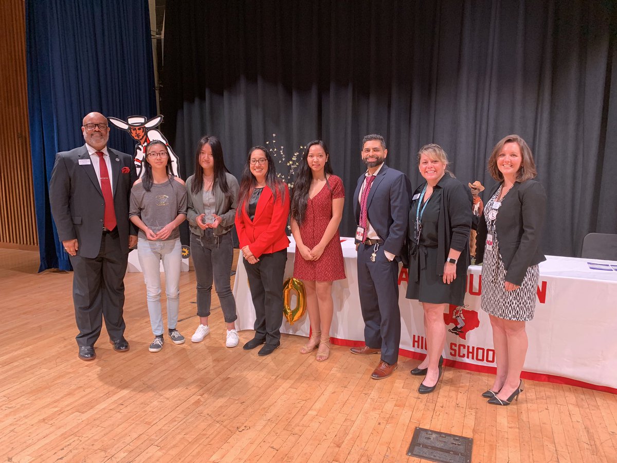 SamHoustonHS's tweet image. Valedictorian&amp;amp; Salutatorian the #9GC Class of 2022 Awards @fabenavides #roadtograduation 🎓🎓