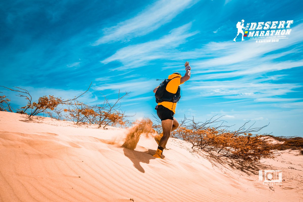 DesertMarathon's tweet photo. El gran Miguel Silva qué va pará @HalfMDS Perú participó en @DesertMarathon Colombia y se adaptó a las prendas de @WaaUltra 
Suerte en Perú #TDMCOL #desertmarathon https://t.co/r99DwX7N1a
