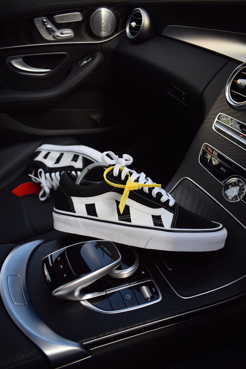 rysnc_'s tweet image. custom “off-white” vans w/ yellow zip tie. #footwearbyr