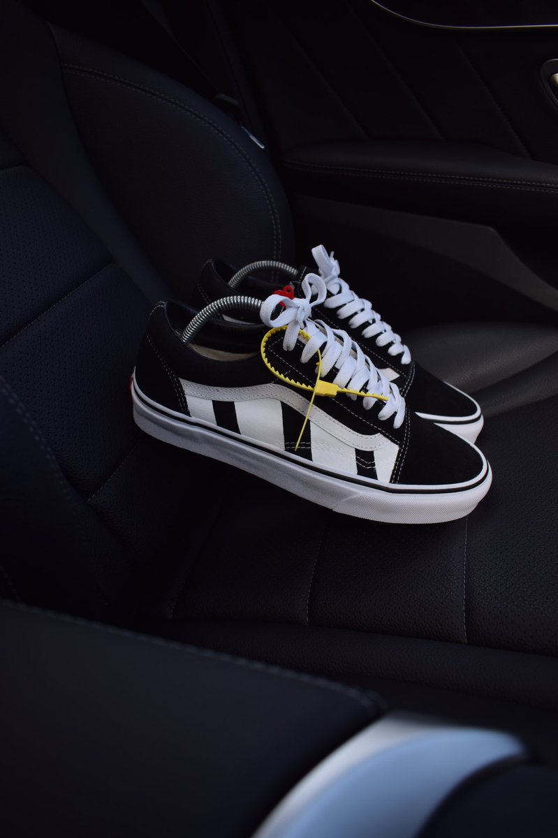 rysnc_'s tweet image. custom “off-white” vans w/ yellow zip tie. #footwearbyr
