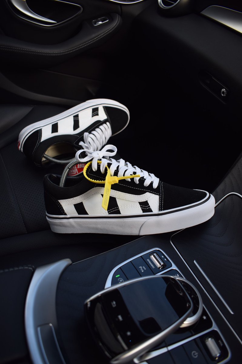 rysnc_'s tweet image. custom “off-white” vans w/ yellow zip tie. #footwearbyr