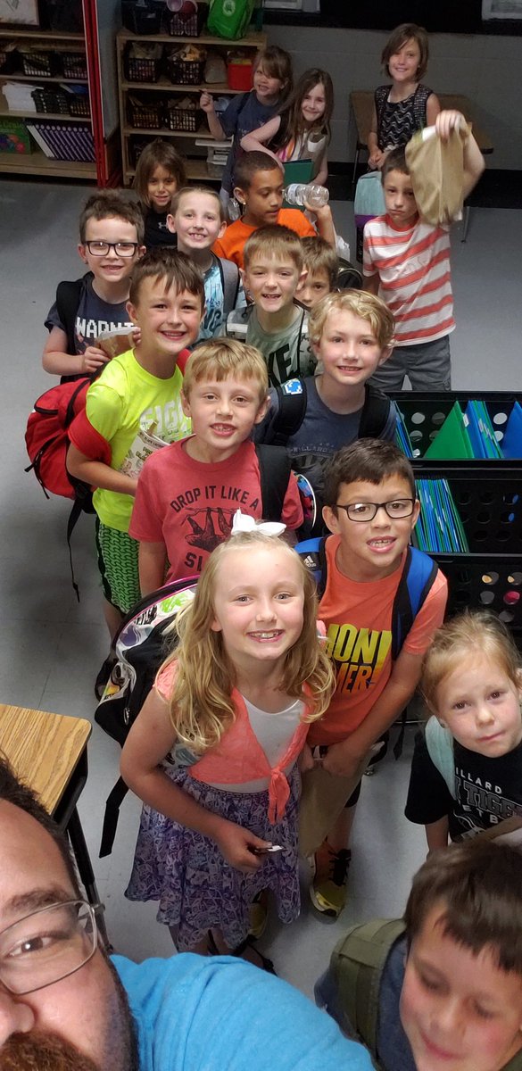 MrJGugel's tweet photo. First Day vs. Last Day of First Grade! These kids grow so fast! Thanks for learning along with me ! #wearewillard #whywillard @wn_tigers https://t.co/RXl4skQosD