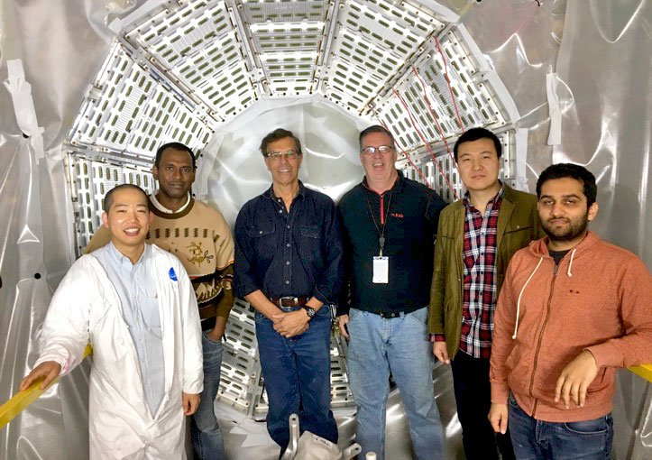 MDCPrecision's tweet photo. STAR Detector has New Inner Core https://t.co/KoBcIvZHin #RHIC #BrookhavenLab #PlasmaPhysics #STARDetector #NuclearPhysics #vacuumchamber #QuarkGluonPlasma #PhysicsNews #mdcvacuum #Plasma #Beamline #ParticlePhysics #science #research #Electronics #BigBang #CosmicRays #ScienceNews https://t.co/luiOQgq9Hr
