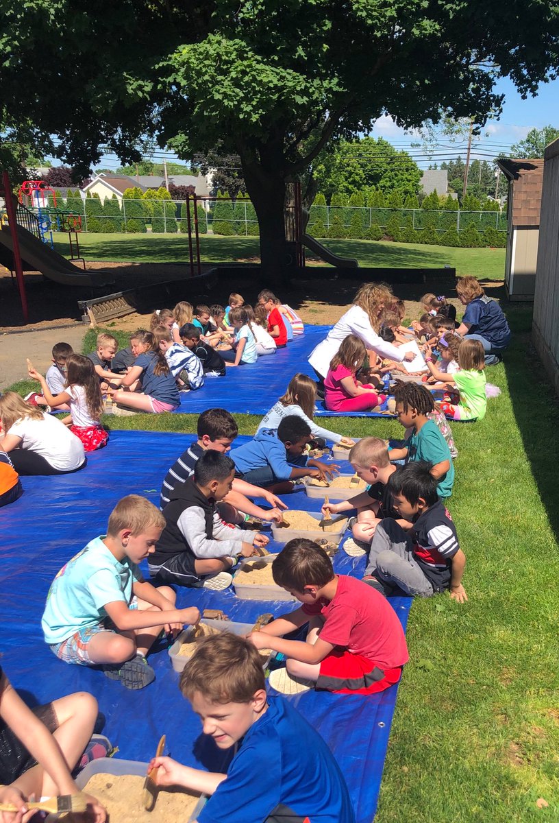 Today Lincoln had a special visit from real paleontologists! They taught first grade all about dinosaurs, shared their amazing fossil finds, and even let the kiddos dig for real dinosaur bones! What a great experience! 🦖 🦕 🦴 #lincolnroars